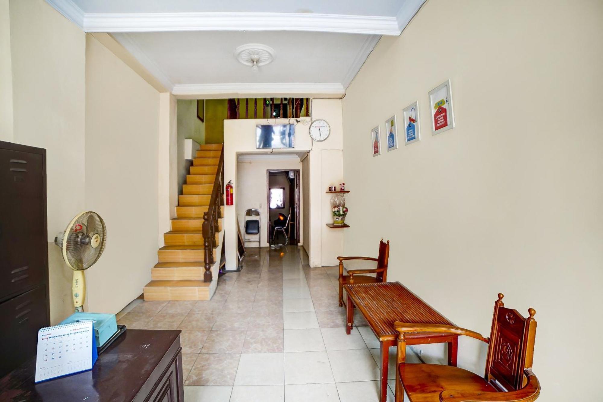 Oyo 91199 Felicia Homestay Medan Exterior photo