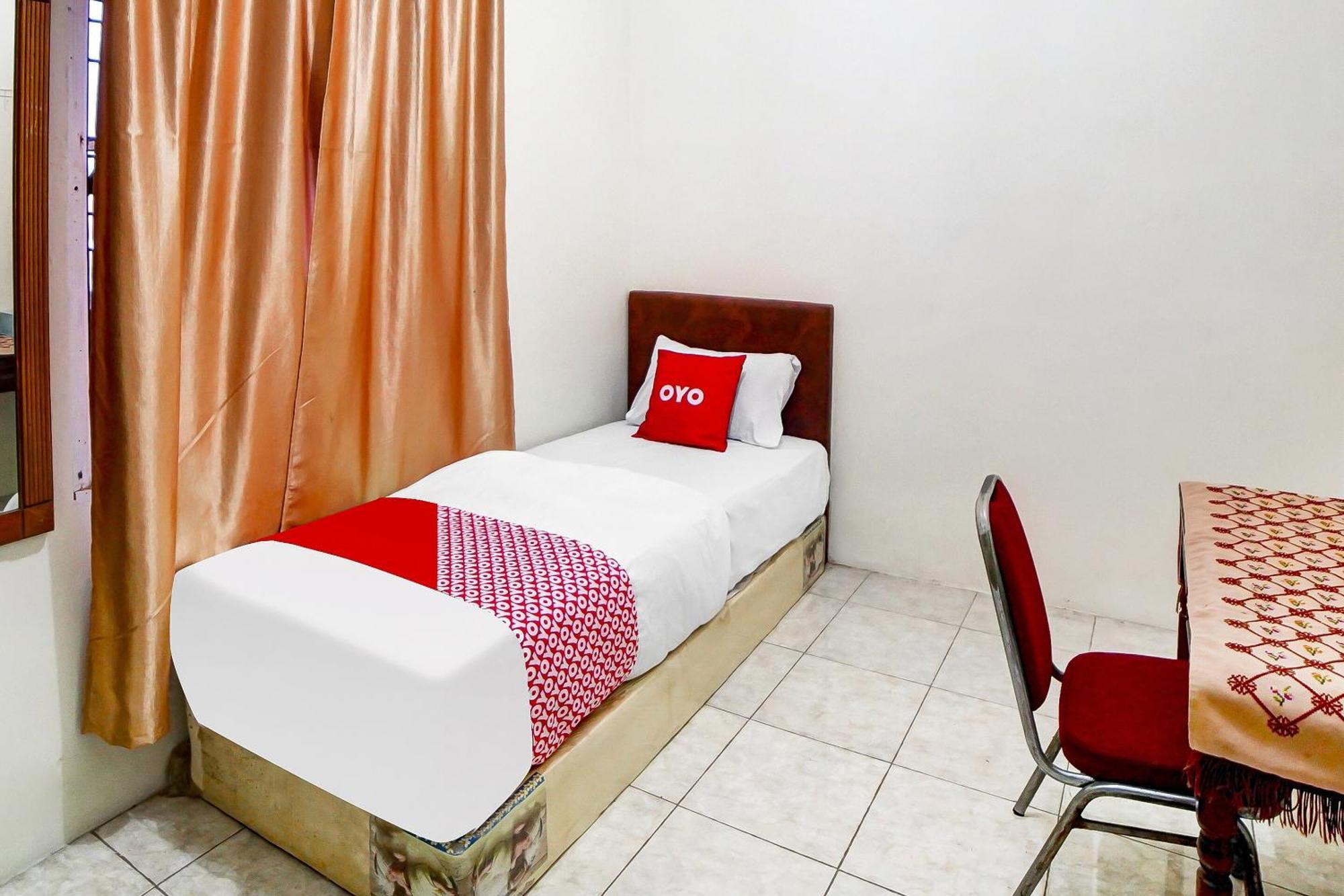 Oyo 91199 Felicia Homestay Medan Exterior photo